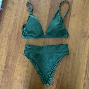 High Cut / Triangle top dark green set
